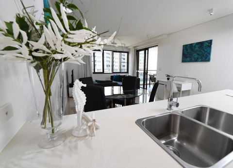 WATERFRONT DARWIN TROPICAL GEM - Accommodation in Surfers Paradise 1