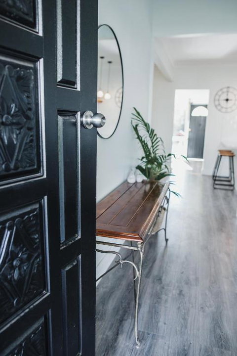 White On Wright Clare - Accommodation in Surfers Paradise 2