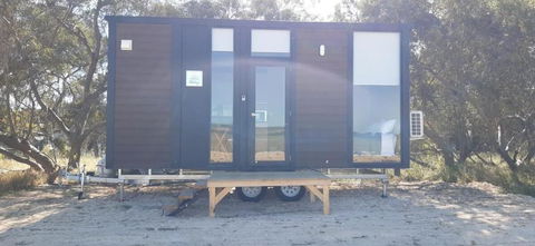 Willalooka Escape By Tiny Away - Accommodation in Surfers Paradise 0