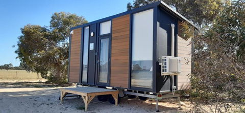 Willalooka Retreat By Tiny Away - Accommodation in Surfers Paradise 1