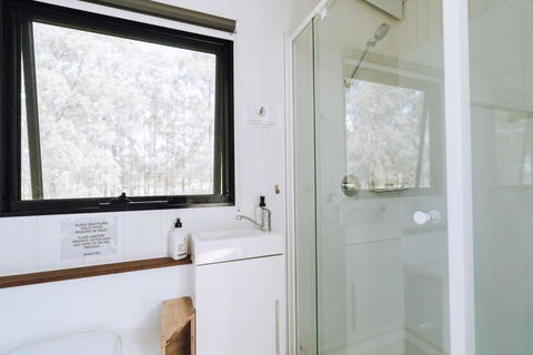 Willow Dale Farm By Tiny Away - Accommodation in Surfers Paradise 0