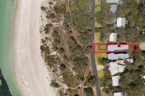 XYZ Holiday Home - Accommodation in Surfers Paradise 0