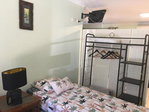 Palmerston Sunset Retreat - Accommodation in Surfers Paradise 3