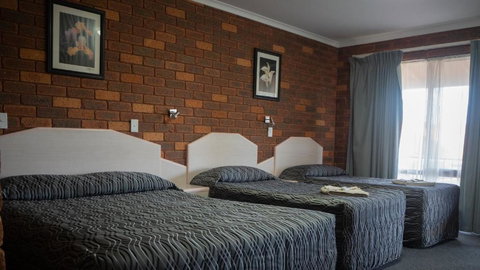 Yambil Inn - Accommodation in Surfers Paradise 1