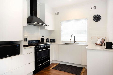 Yanderra - Accommodation in Surfers Paradise 2