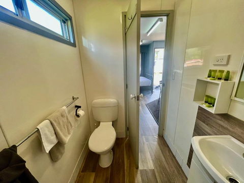 Young Caravan And Tourist Park - Accommodation in Surfers Paradise 2