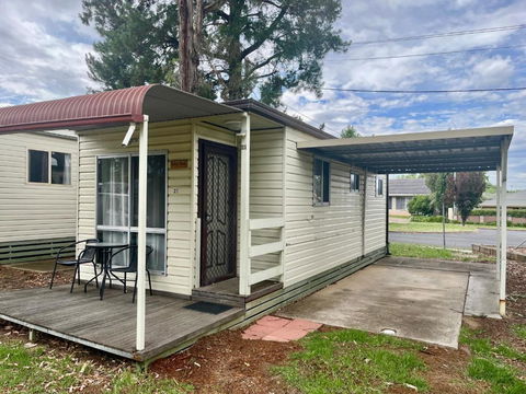 Young Caravan And Tourist Park - Accommodation in Surfers Paradise 1