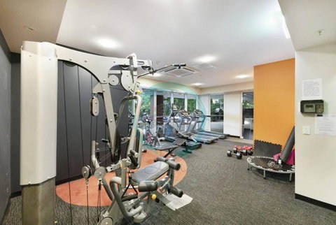 ZEN LUXURY: 2-Story 4-BR Penthouse In Darwin City With Mindal Markets & Harbour Views - Accommodation in Surfers Paradise 1