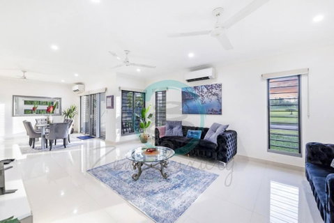 Zenhouse: Stylish Muirhead Home Near Park/Hospital - Accommodation in Surfers Paradise 0