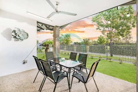 Zenhouse: Stylish Muirhead Home Near Park/Hospital - Accommodation in Surfers Paradise 1