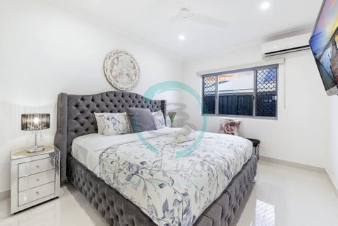 Zenhouse: Stylish Muirhead Home Near Park/Hospital - Accommodation in Surfers Paradise 3