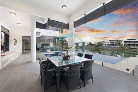 ZenLux: 4BR Bayview Mansion Infinity Pool + Cinema - Accommodation in Surfers Paradise 3