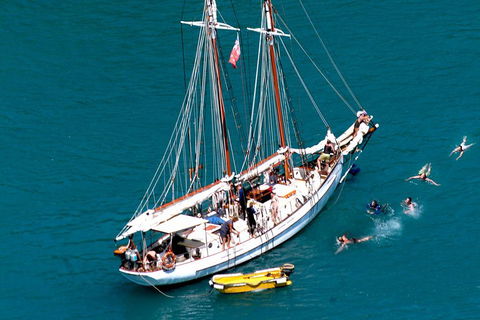 Whitehaven Beach Sailing And Snorkeling Cruise - Accommodation in Surfers Paradise 3