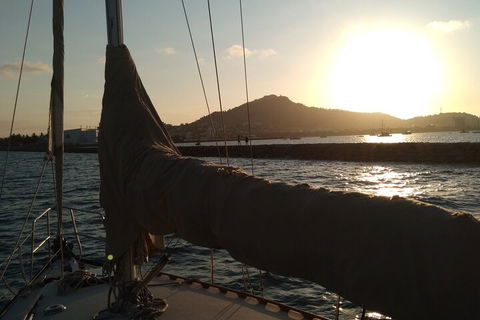 Townsville Small Group Sunset Sail Sailing Cruise Boat Tour Charter Hire - Accommodation in Surfers Paradise 2