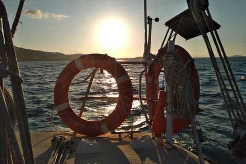 Townsville Small Group Early Morning Sailing Cruise Boat Tour Charter Hire - Accommodation in Surfers Paradise 0
