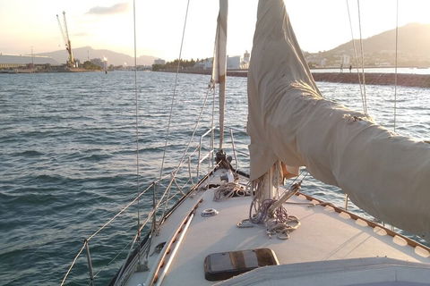 Townsville Small Group Early Morning Sailing Cruise Boat Tour Charter Hire - Accommodation in Surfers Paradise 1