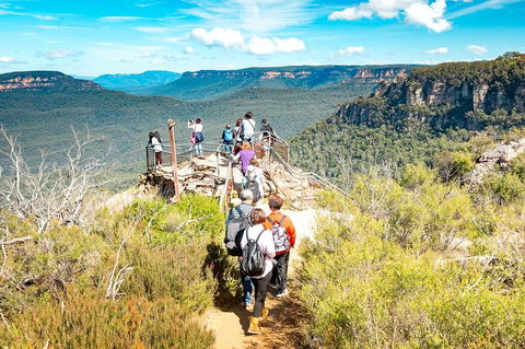 Small-Group Blue Mountains Day Trip From Sydney With Wildlife Park - Accommodation in Surfers Paradise 1