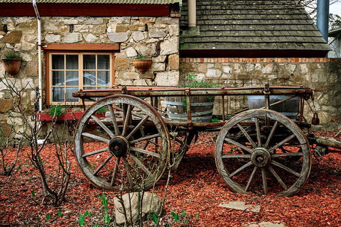 Adelaide Hills Day Tour. Winery Cellar Doors - Accommodation in Surfers Paradise 5